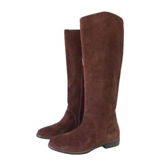 UGG Shoes - NWOB UGG Mahogany New Daley Suede Equestrian